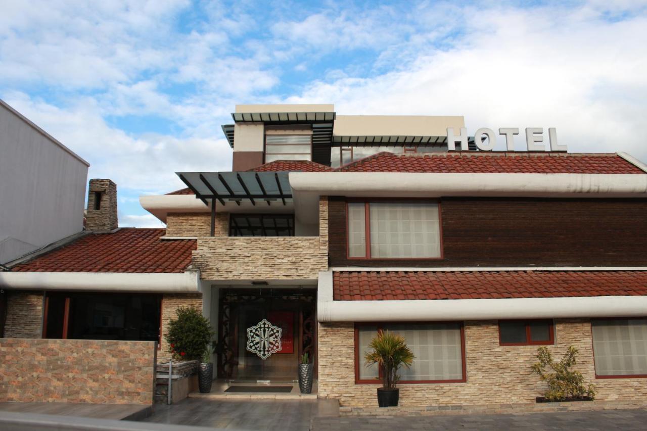 Hotel Santiago De Compostella Suites Куенка Екстер'єр фото