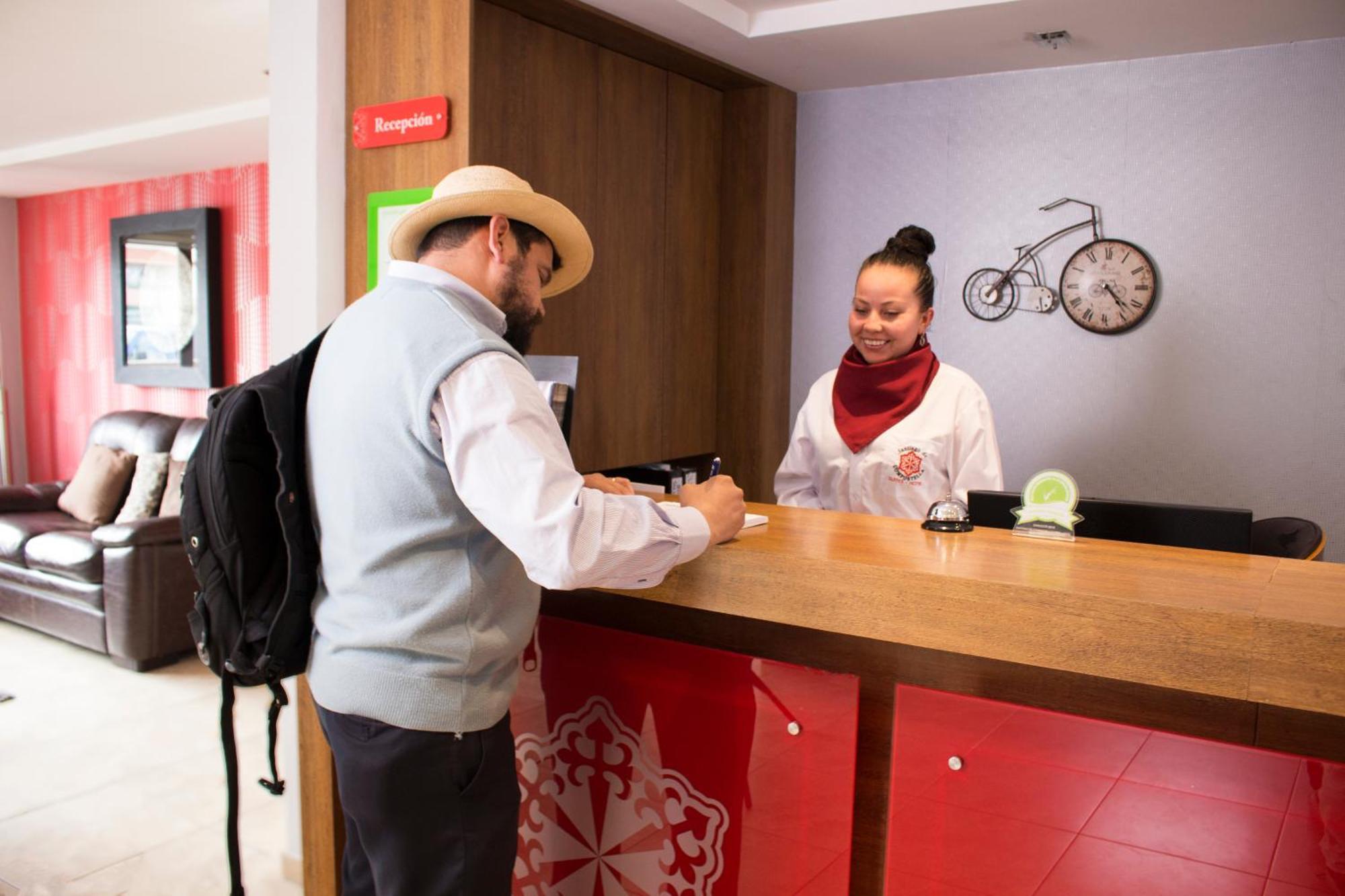 Hotel Santiago De Compostella Suites Куенка Екстер'єр фото