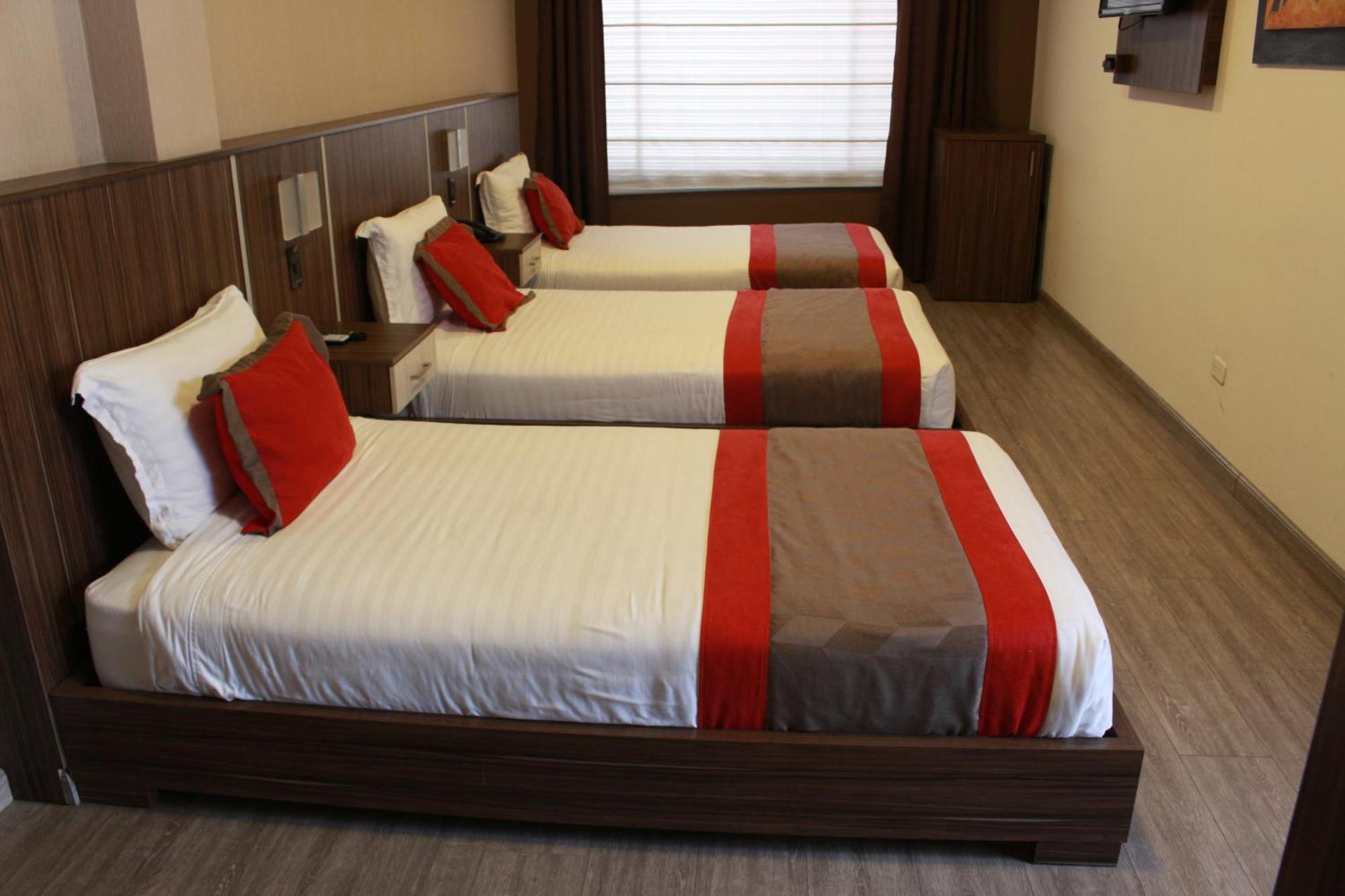 Hotel Santiago De Compostella Suites Куенка Екстер'єр фото