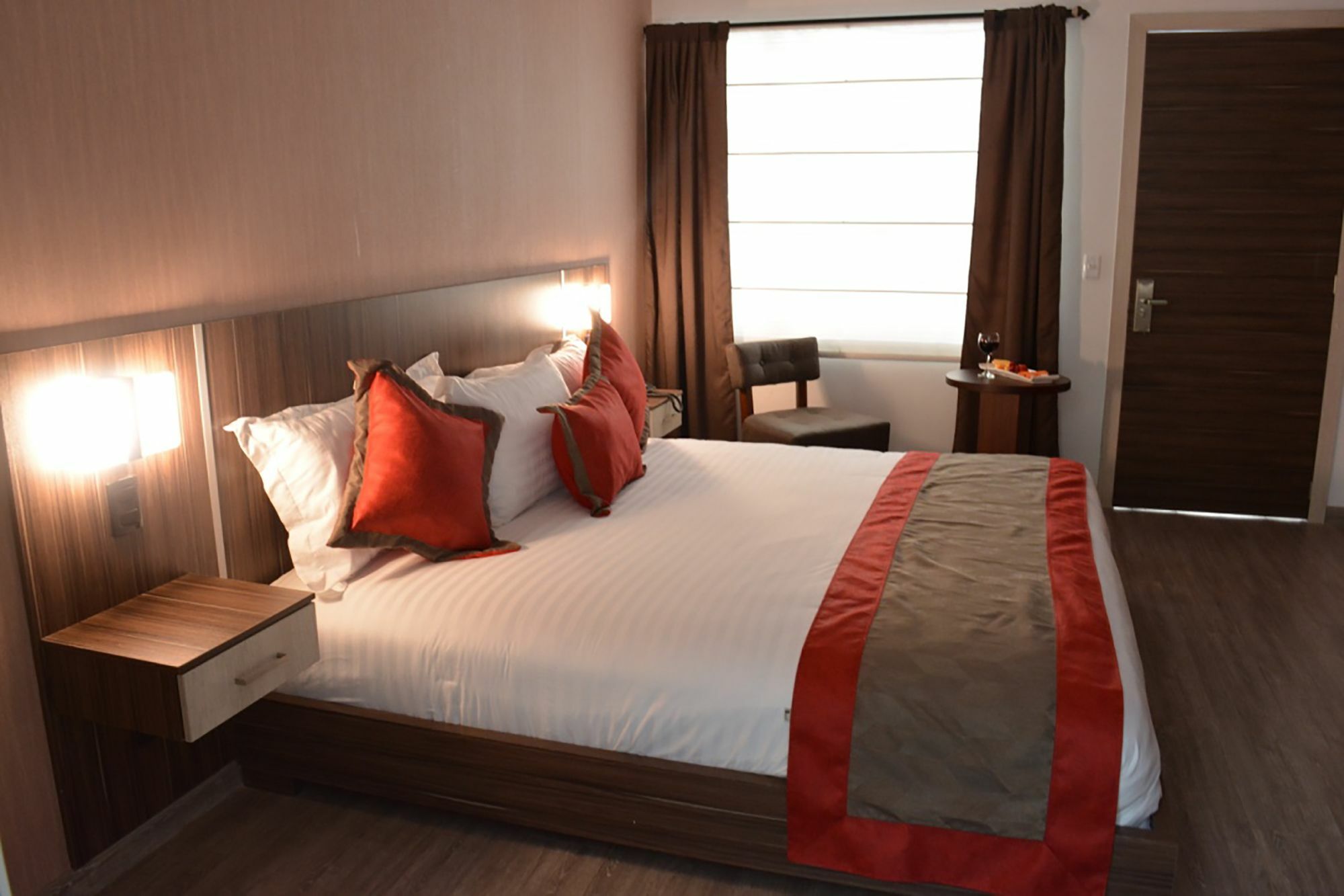 Hotel Santiago De Compostella Suites Куенка Екстер'єр фото