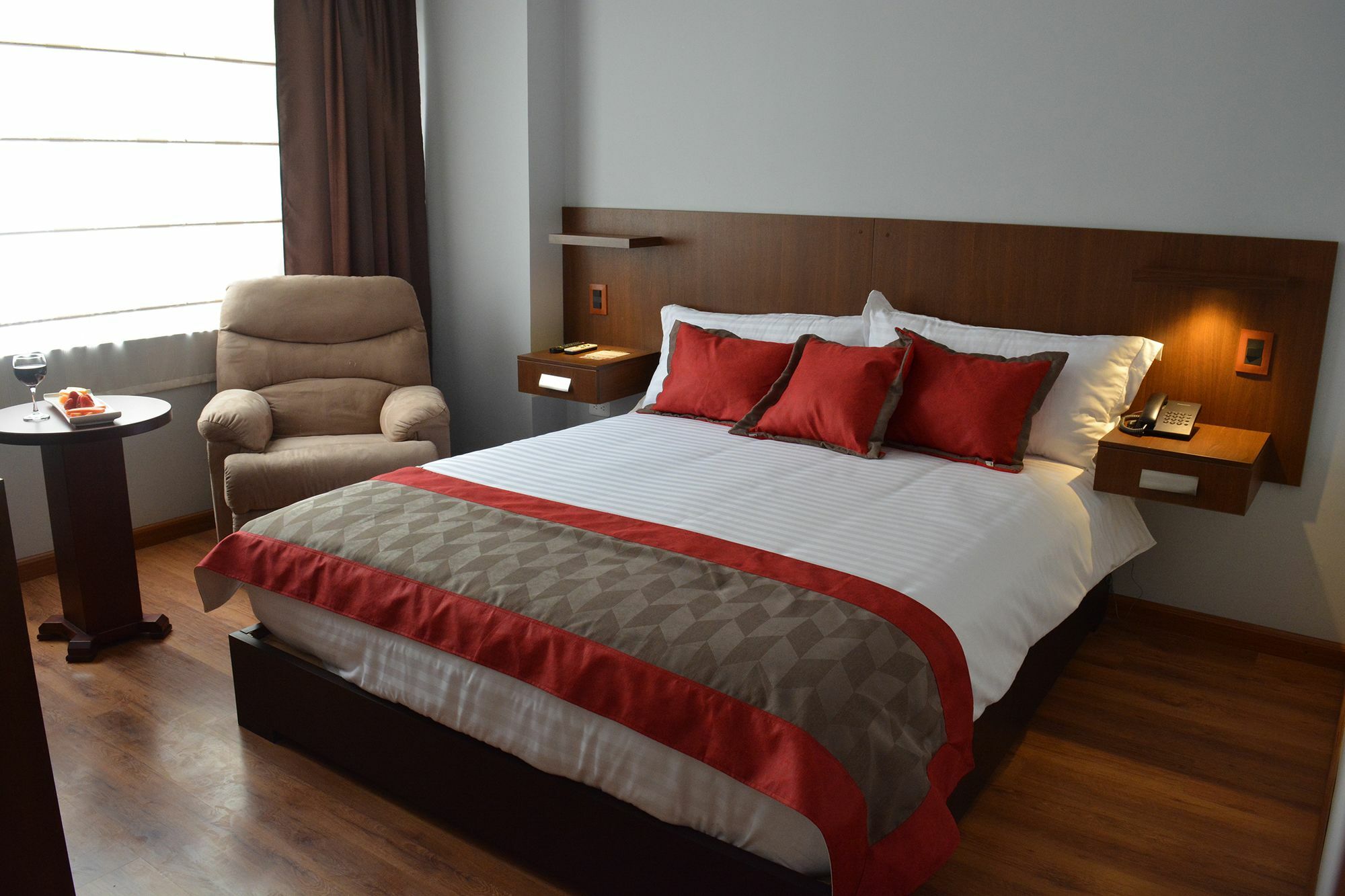 Hotel Santiago De Compostella Suites Куенка Екстер'єр фото
