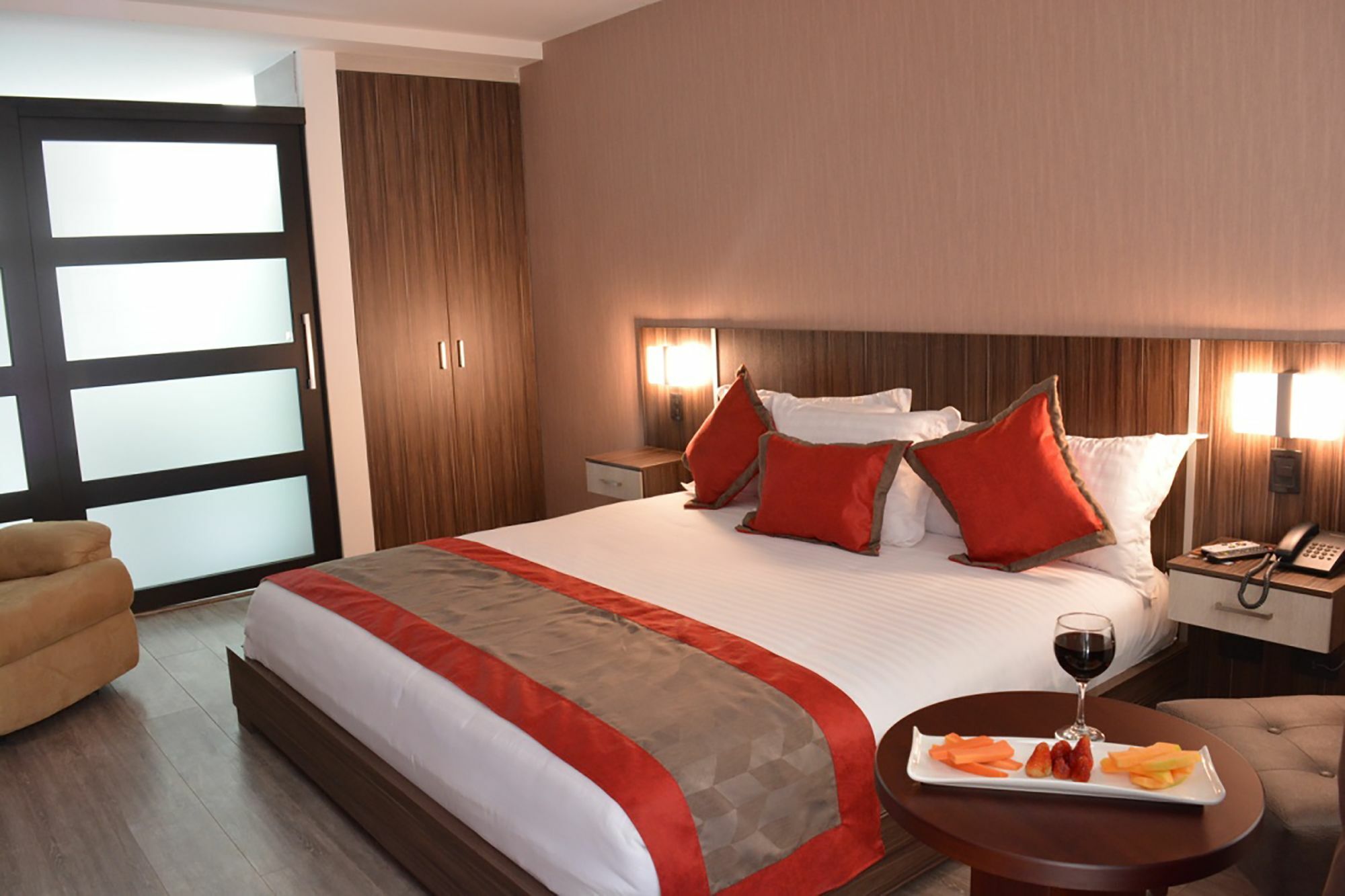 Hotel Santiago De Compostella Suites Куенка Екстер'єр фото